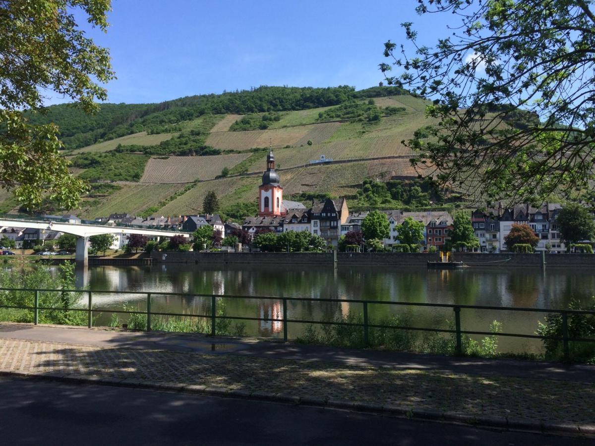 Haus Margarete Apartment Zell an der Mosel Exterior photo